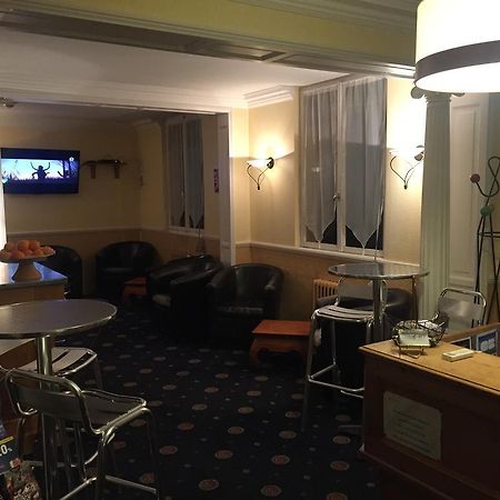 Arcantis Hotel La Residence Cergy Kültér fotó