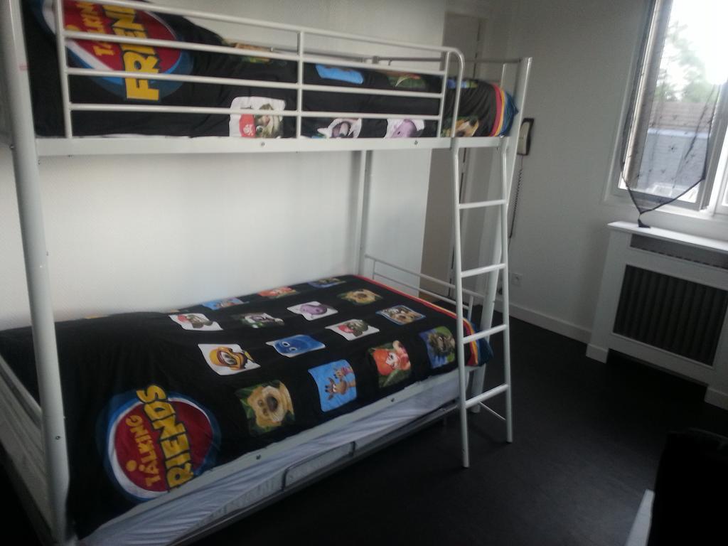 Arcantis Hotel La Residence Cergy Szoba fotó