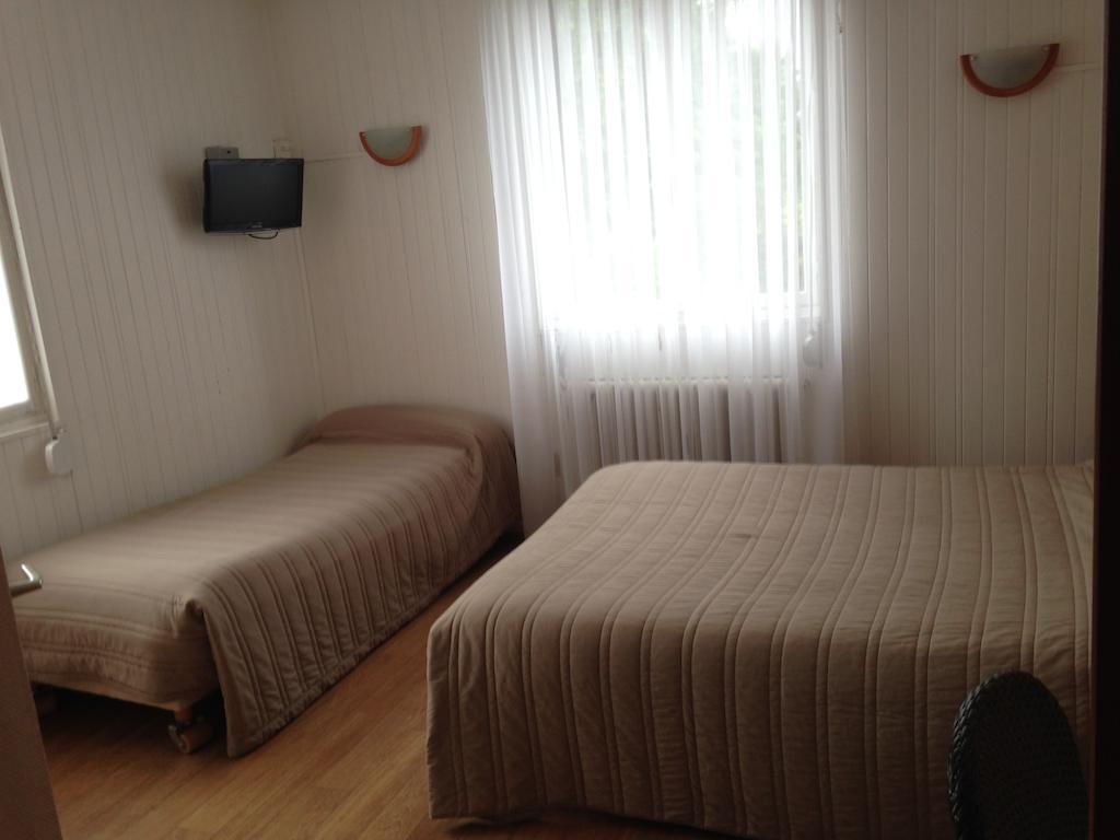 Arcantis Hotel La Residence Cergy Szoba fotó