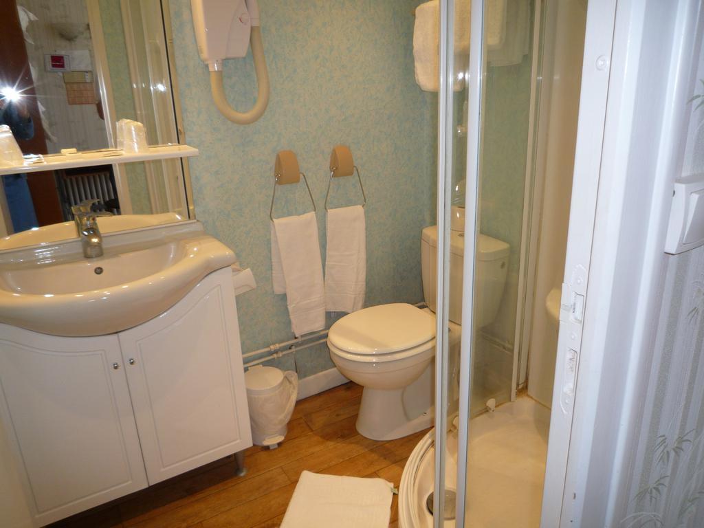 Arcantis Hotel La Residence Cergy Szoba fotó