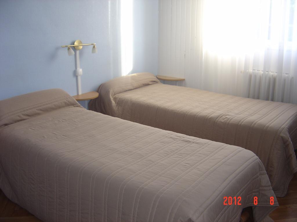 Arcantis Hotel La Residence Cergy Szoba fotó